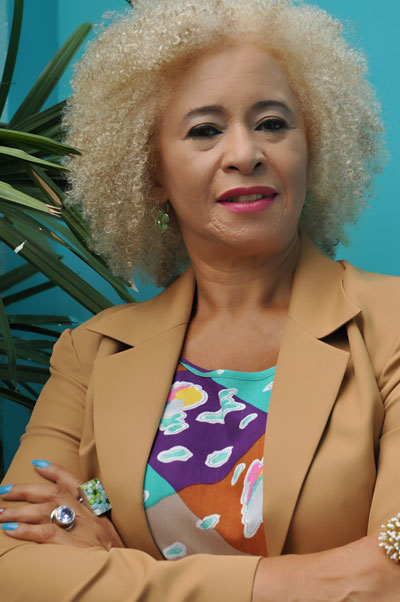 Convidada Professora Doutora Sonia Guimarães, professora de física no ITA. Primeira mulher negra brasileira doutora em Física e primeira mulher negra brasileira a lecionar no ITA.